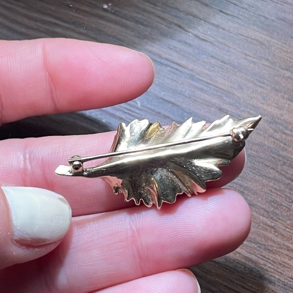 10k yellow gold brooch with turquoise stone - Picture 6 of 11